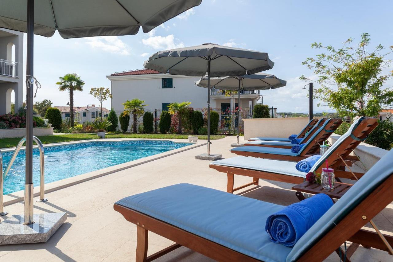 Deluxe Apartments Vila Carissa Malinska Exterior photo